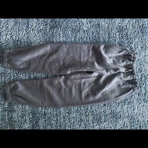 Crop sweatshirt and sweatpants